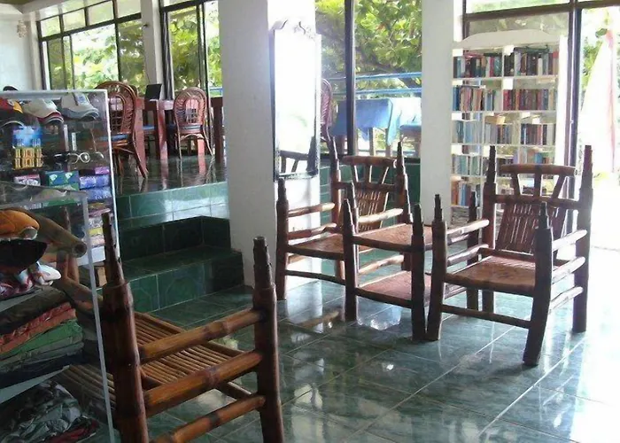 蓝珊瑚海滩度假酒店 渡假村 罗昂